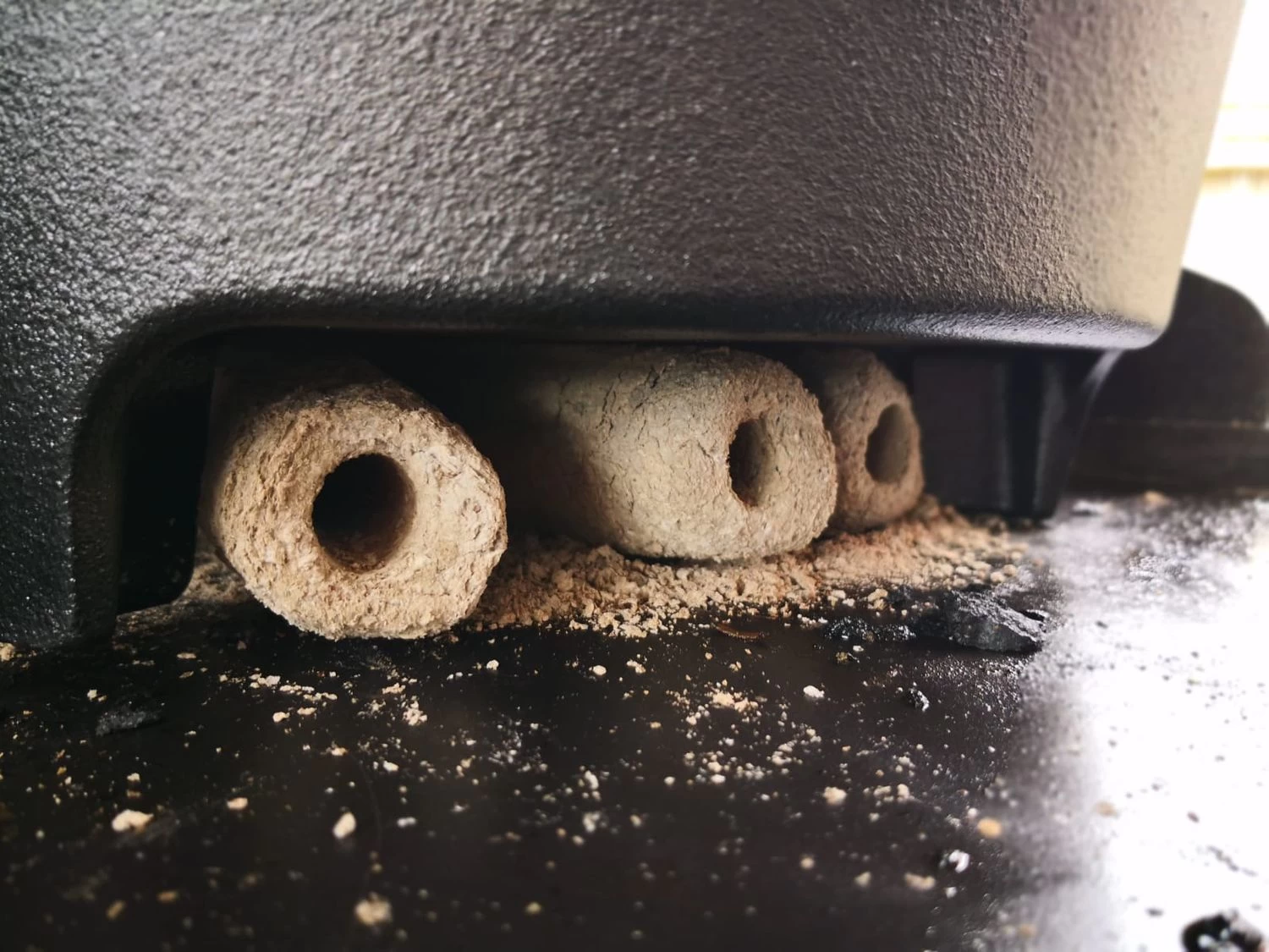 Grillfürst Dutch Oven Set BBQ Edition DO12 - X-DEAL Inkl. Tragetasche / Aufbewahrungstasche, Gusseisen Pflege Und Deckelheber – Bild 5