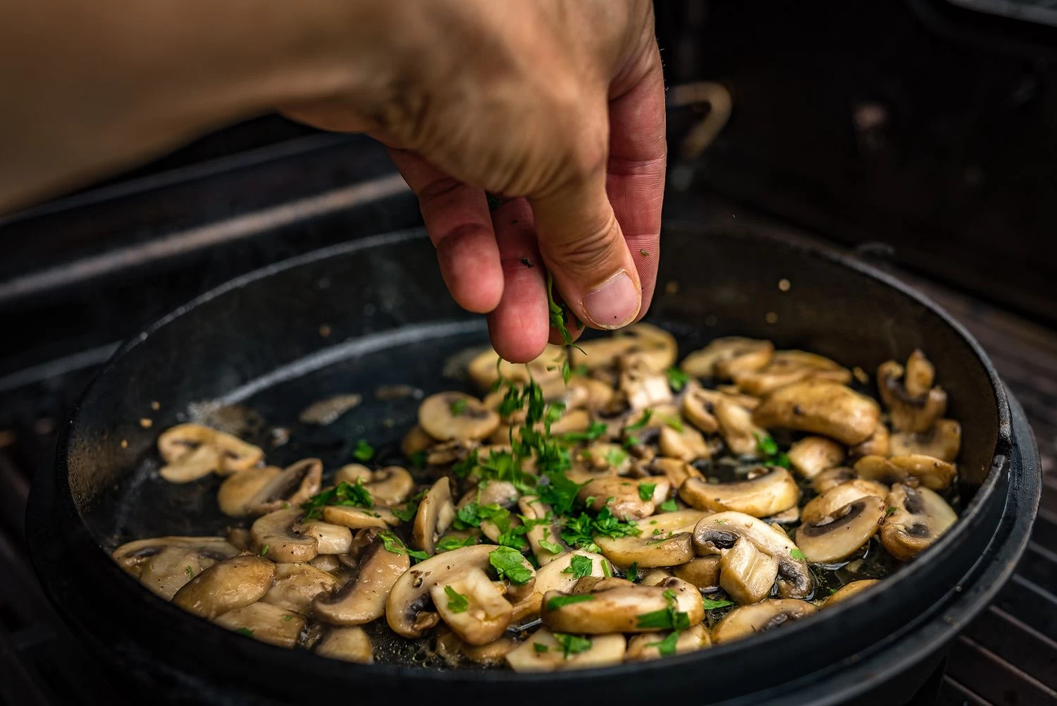 Grillfürst Dutch Oven Set BBQ Edition DO9 - X-DEAL Inkl. Tragetasche / Aufbewahrungstasche, Gusseisen Pflege Und Deckelheber – Bild 14