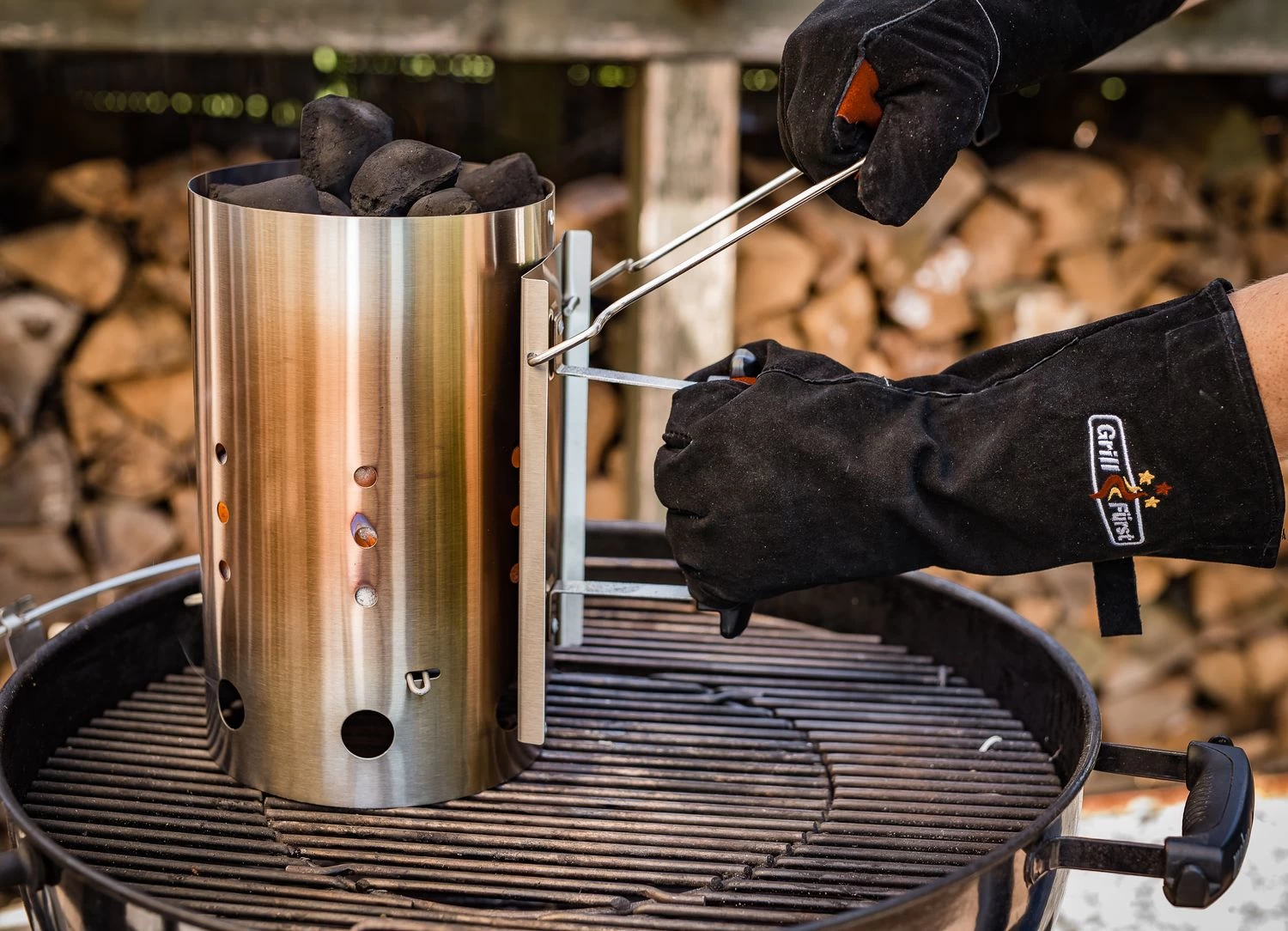 Grillfürst Anzündkamin Premium Edelstahl, Durchmesser 19 Cm, Höhe 30,5 Cm, Mit Sicherheitsgriff – Bild 3