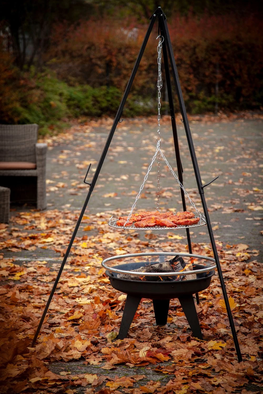 Grillfürst Dreibein Für Dutch Oven Oder Schwenk Grillrost / Höhenverstellbar, Inkl. Kette Und Haken – Bild 5