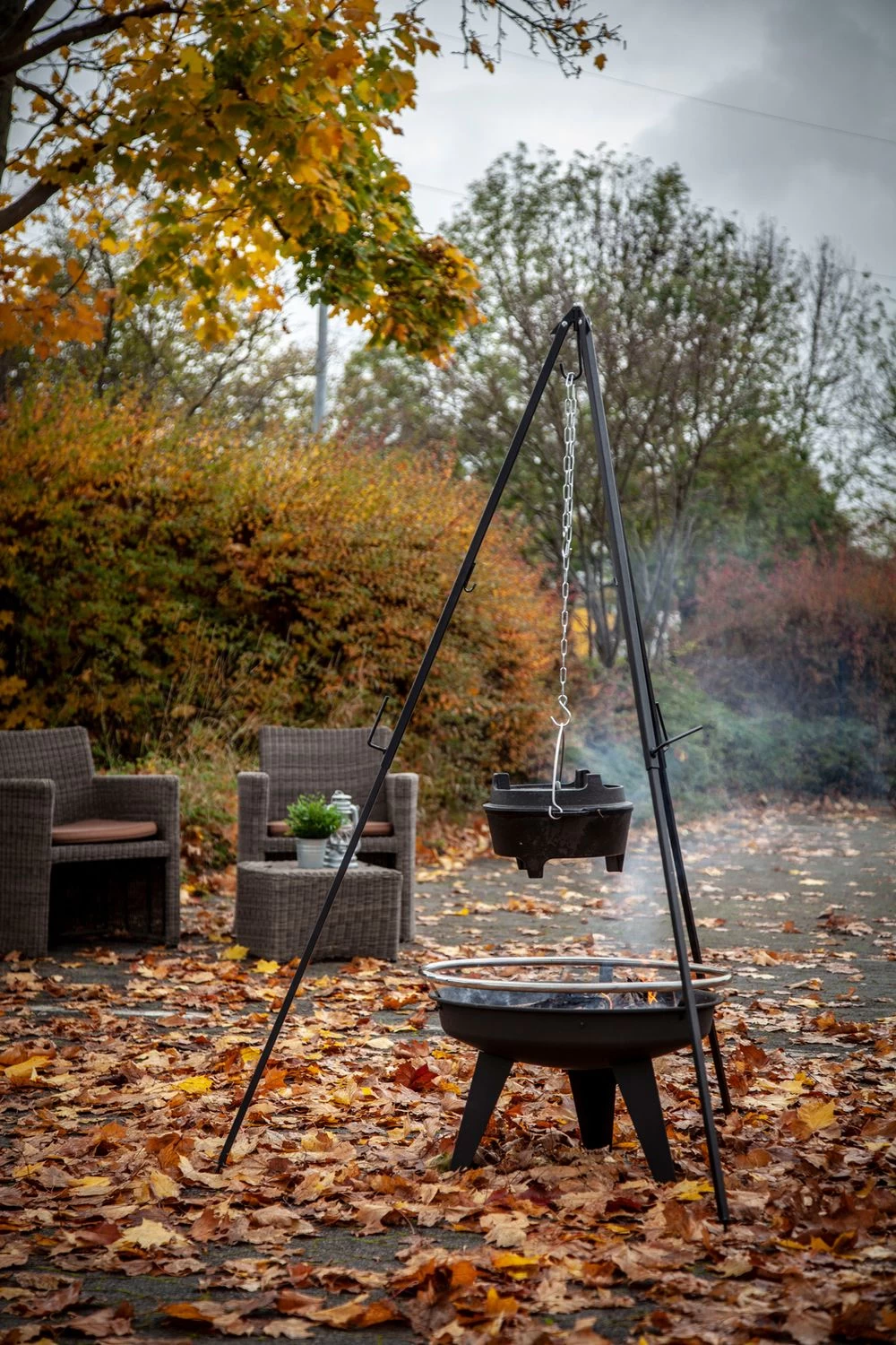 Grillfürst Dreibein Für Dutch Oven Oder Schwenk Grillrost / Höhenverstellbar, Inkl. Kette Und Haken – Bild 4