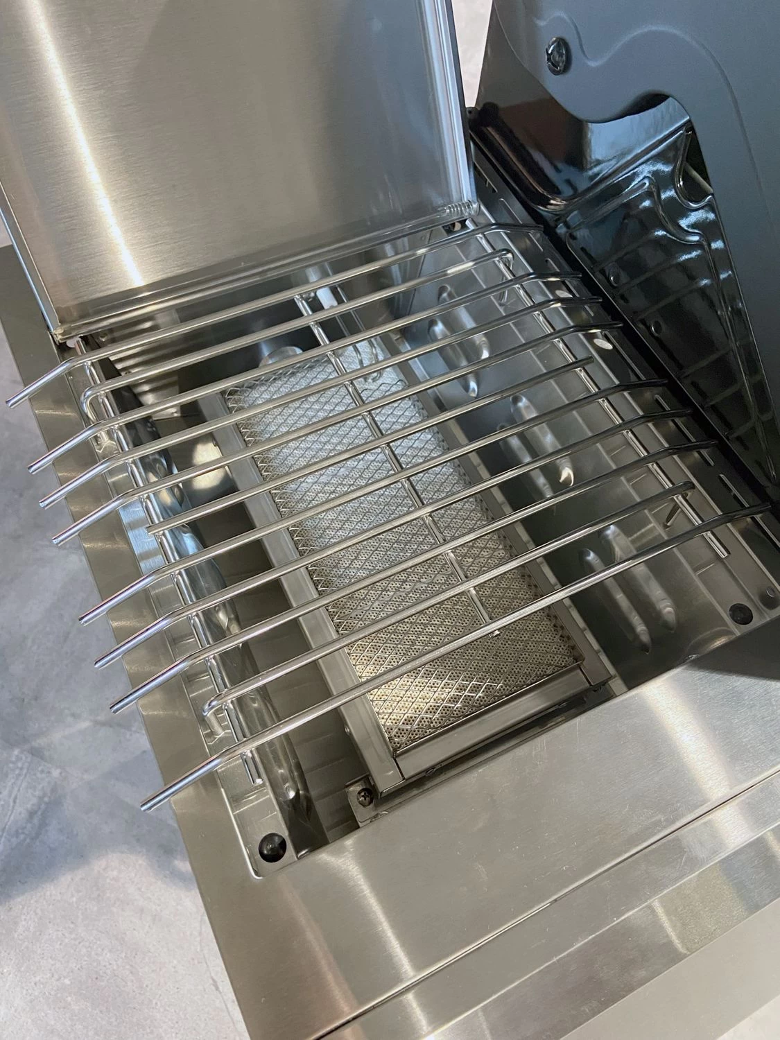 Grillfürst G621E 6-Brenner Edelstahl-Gasgrill Mit Hochtemperaturbrenner, Heckbrenner Und Edelstahl Rosten - X-DEAL Inkl. Zubehörpaket – Bild 8