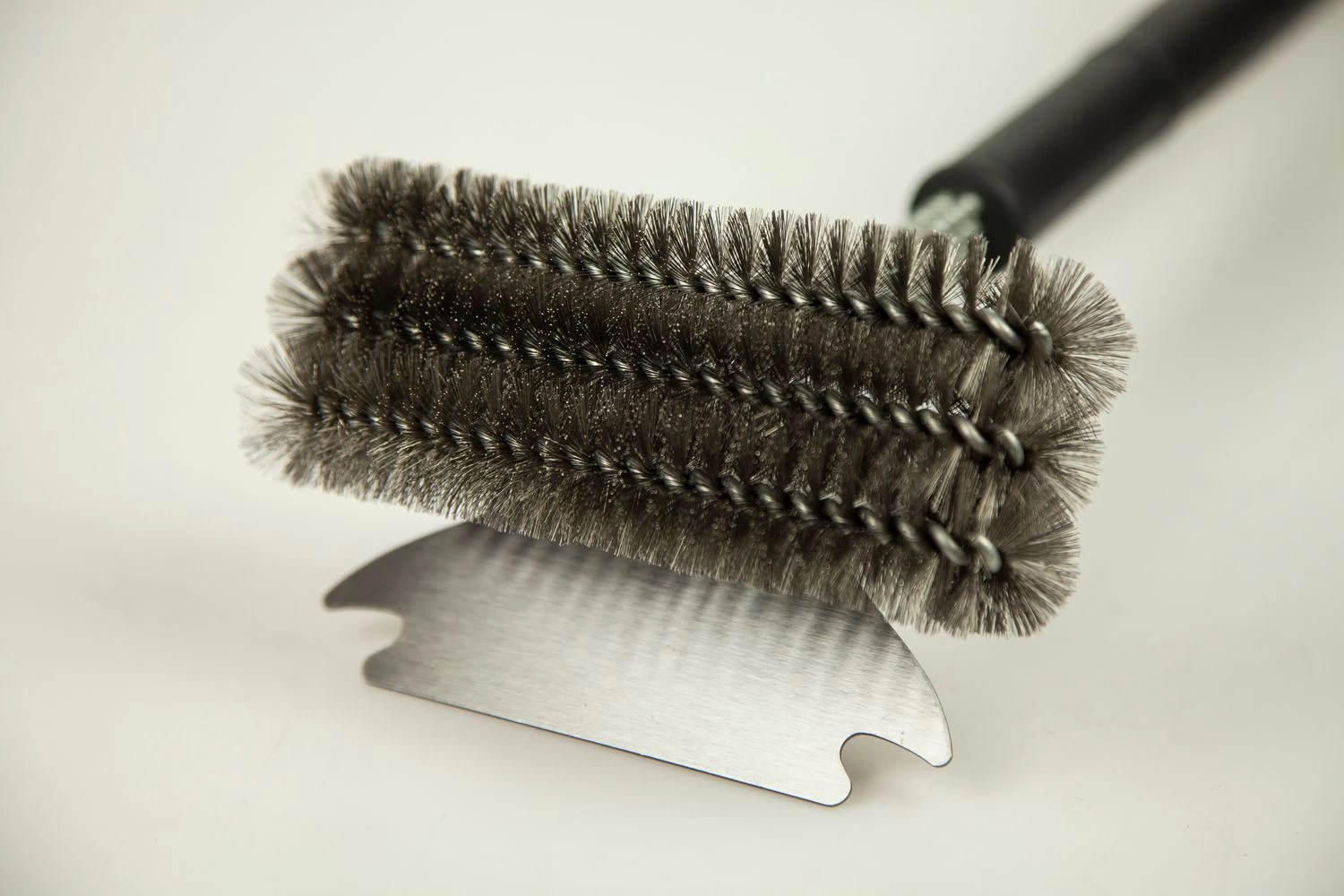 Grillfürst Grillbürste Edelstahl, Mit Breitem 3-fach Bürstenkopf Und Schaber – Bild 2