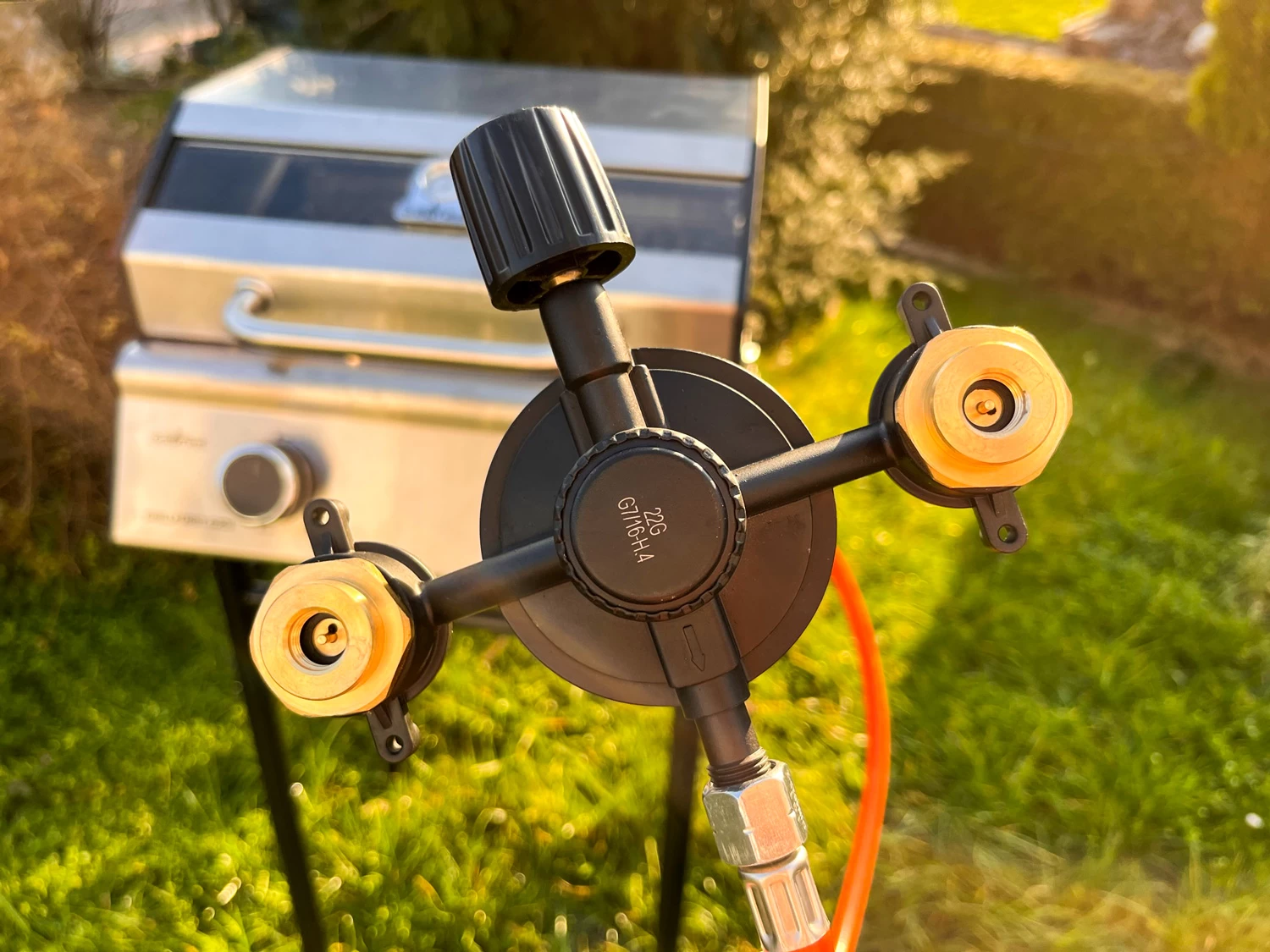 Grillfürst Kombi Kartuschen-Druckregler 30 Mbar - Für Den Anschluss Von 2 Gaskartuschen